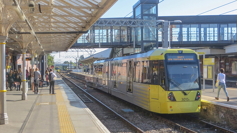 Metrolink waits at Altrincham Station